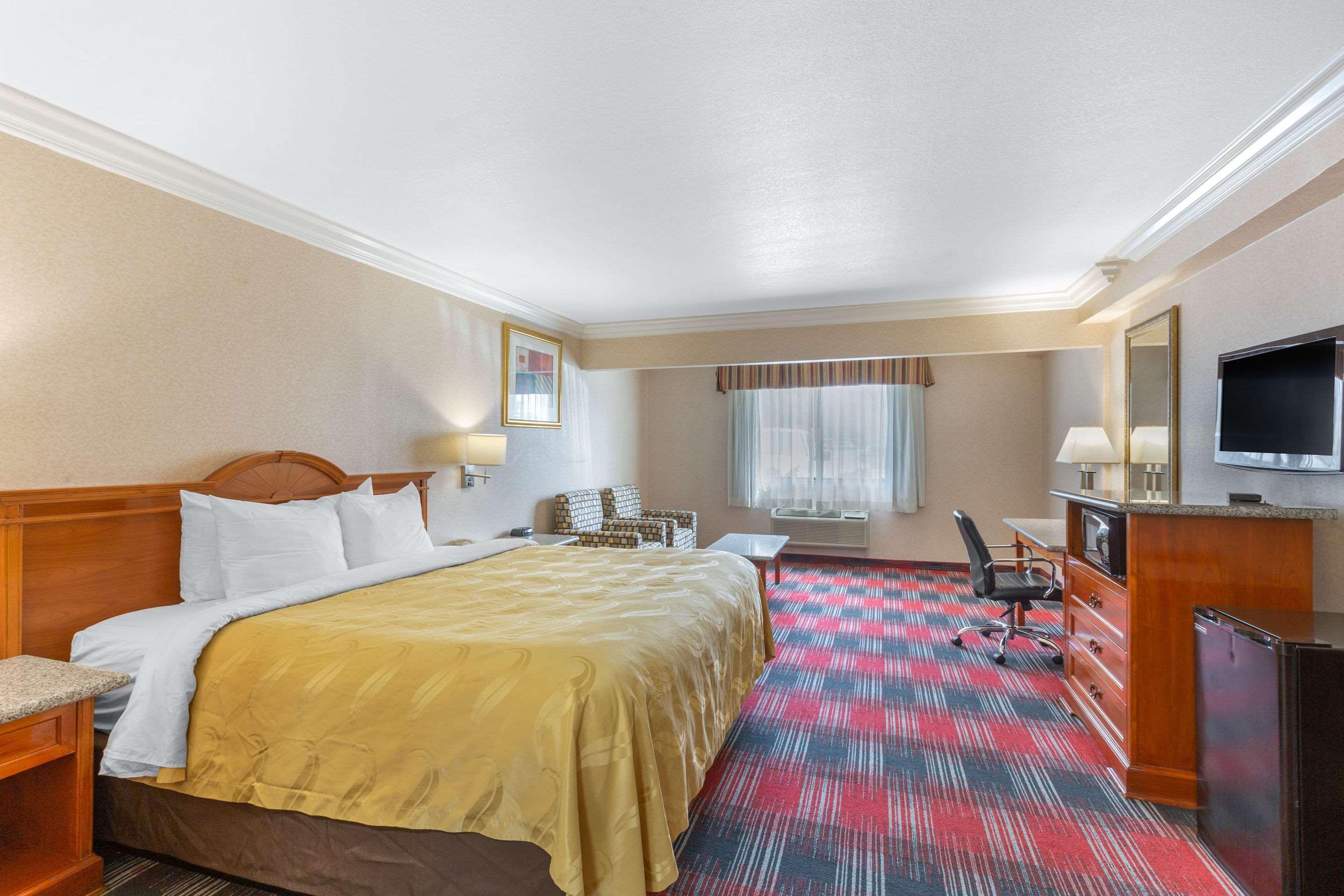 Quality Inn & Suites Oceanside Near Camp Pendleton Exteriör bild