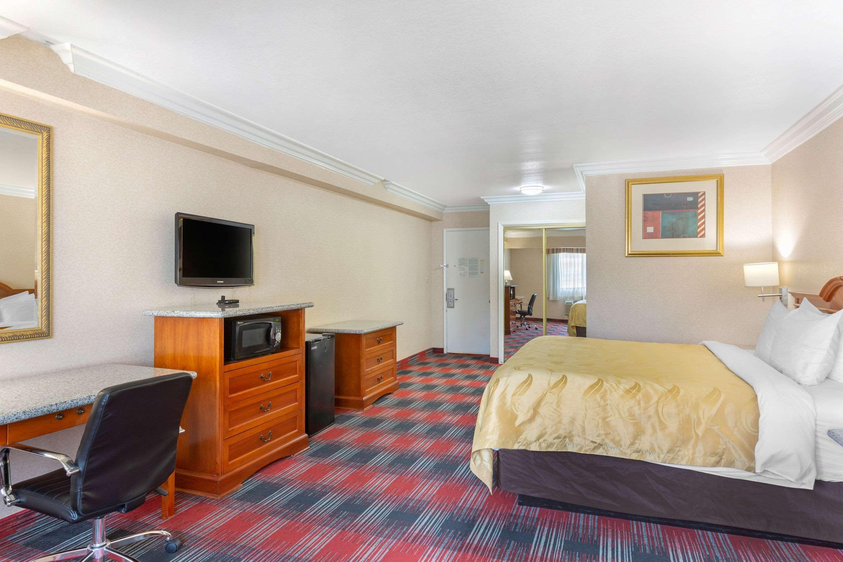 Quality Inn & Suites Oceanside Near Camp Pendleton Exteriör bild