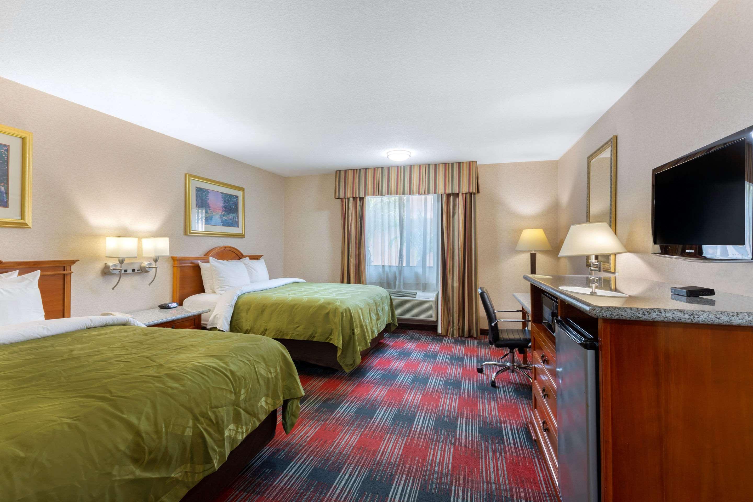 Quality Inn & Suites Oceanside Near Camp Pendleton Exteriör bild