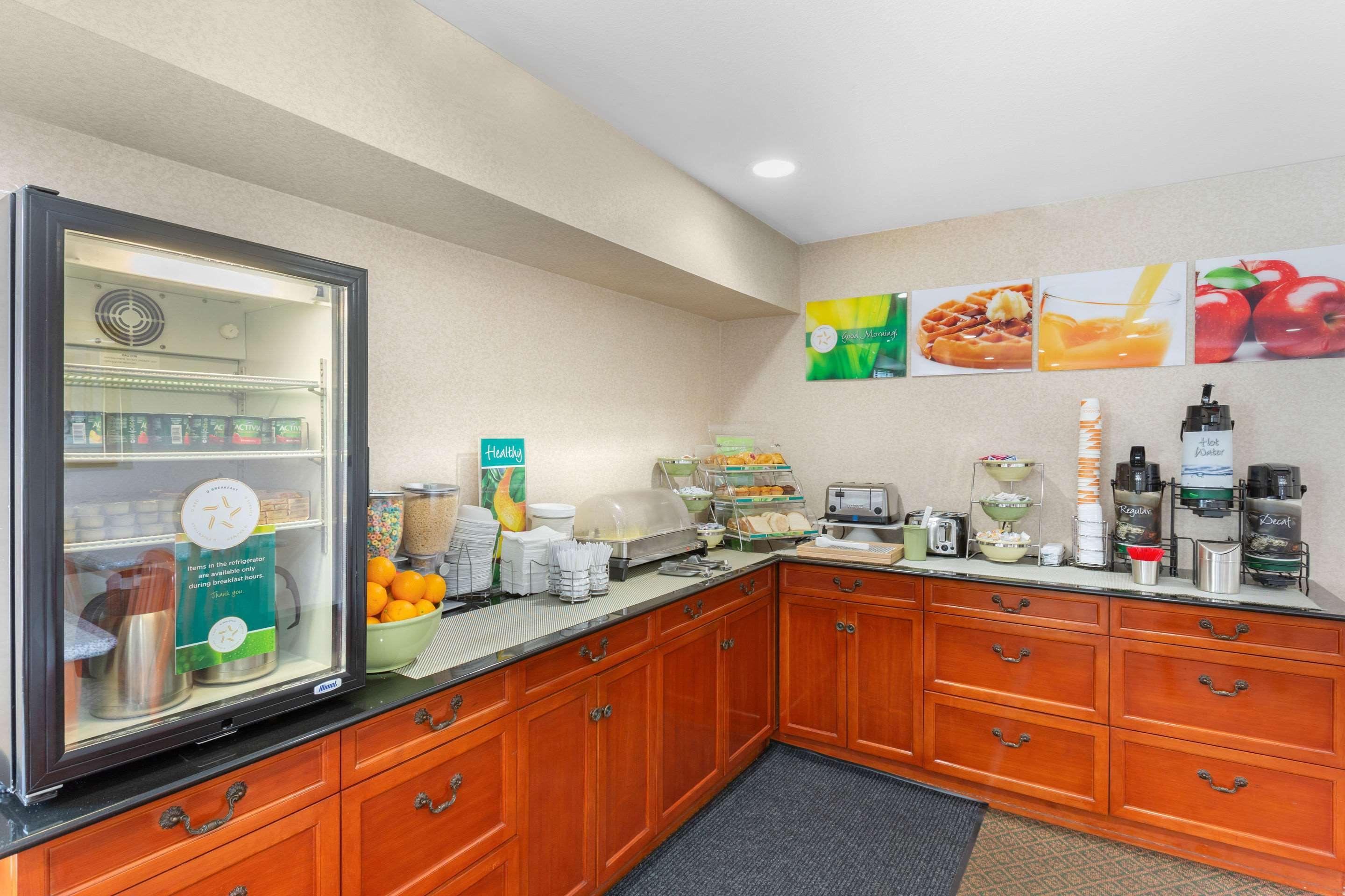 Quality Inn & Suites Oceanside Near Camp Pendleton Exteriör bild