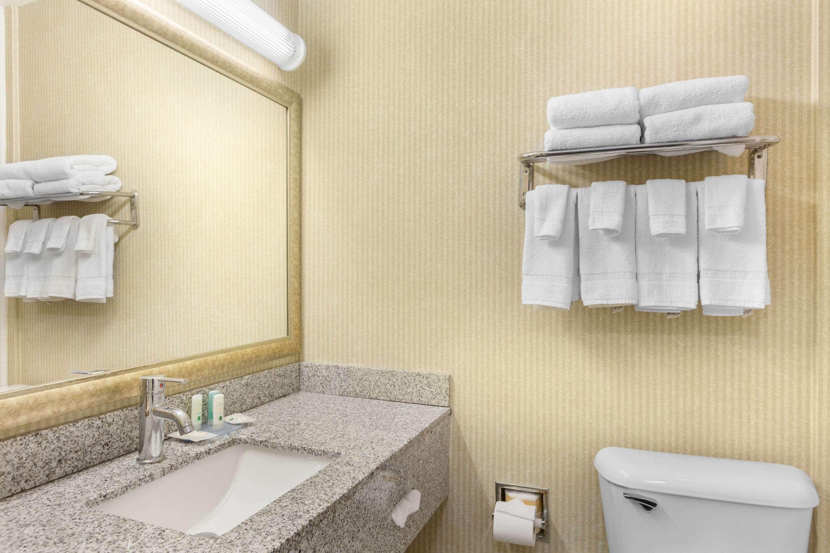 Quality Inn & Suites Oceanside Near Camp Pendleton Exteriör bild