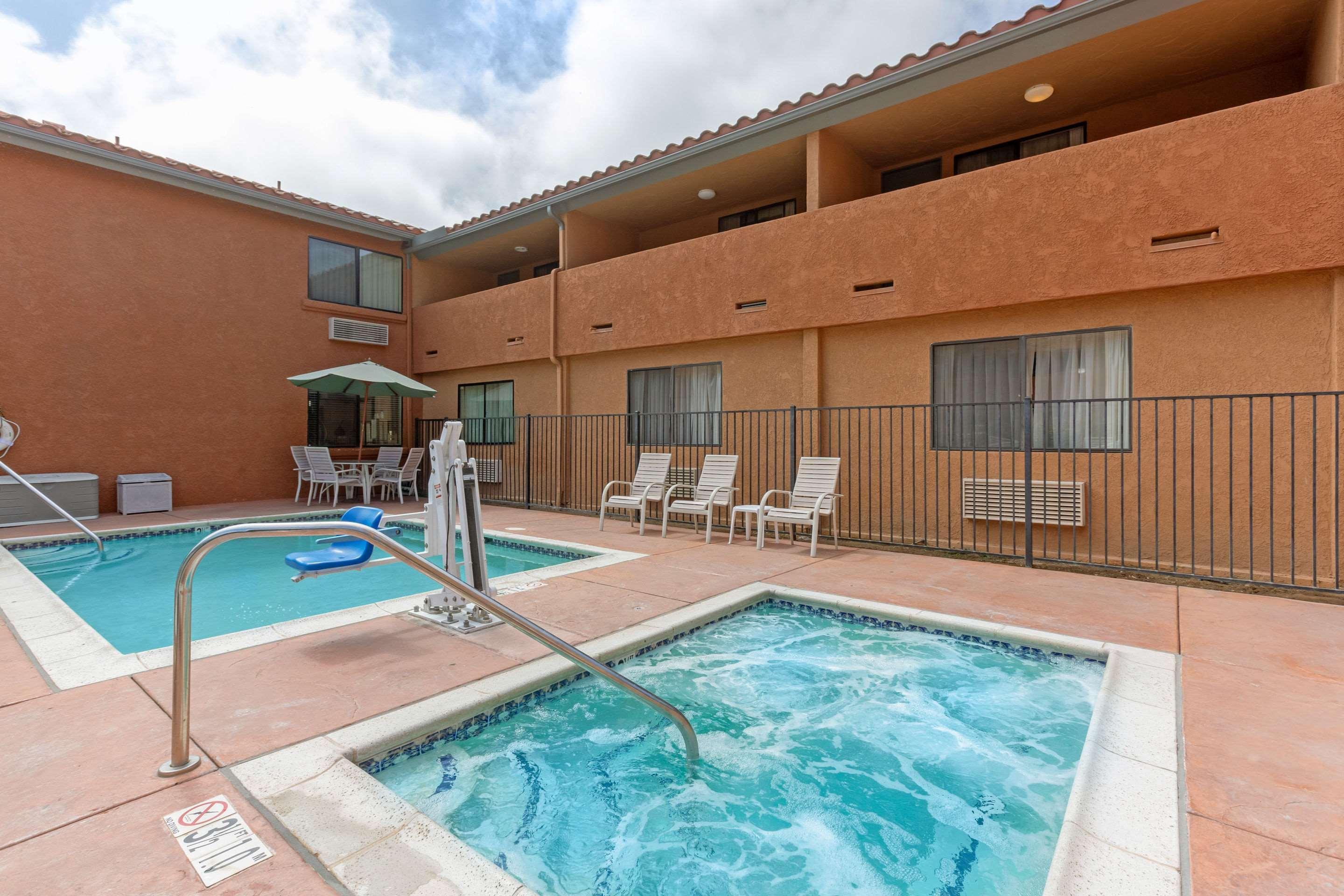 Quality Inn & Suites Oceanside Near Camp Pendleton Exteriör bild