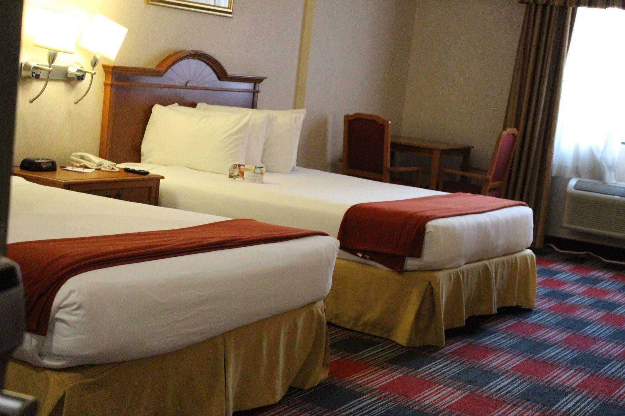 Quality Inn & Suites Oceanside Near Camp Pendleton Exteriör bild